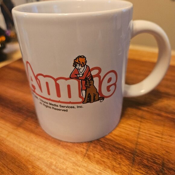vintage 1996 Annie mug - Picture 1 of 5
